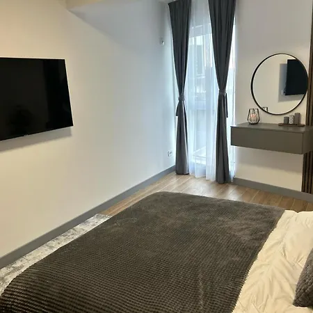 B.l * 布加勒斯特